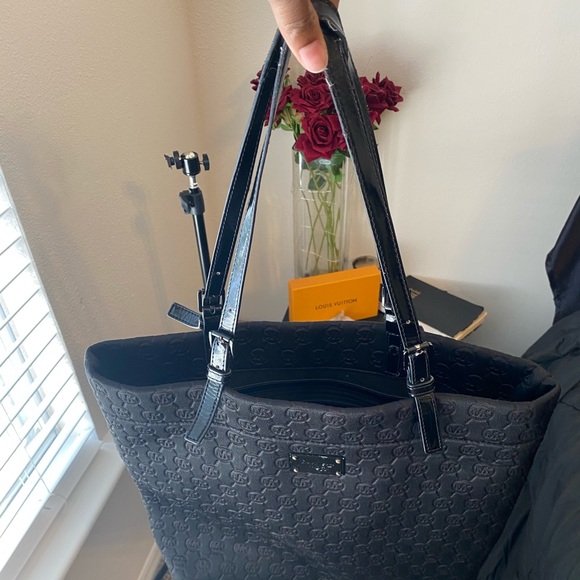 Micheal Kors Tote - Picture 8 of 8